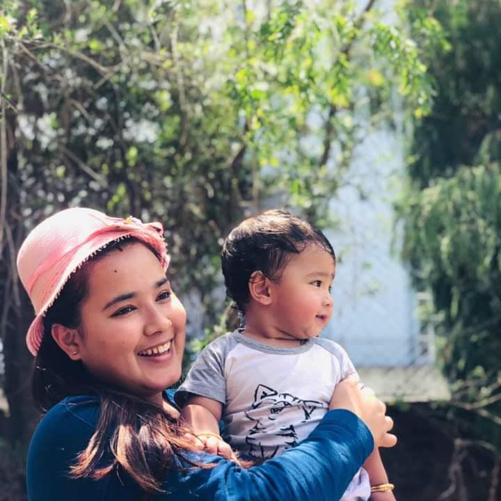 अप्सरा र रिधानको खुशी फोटो